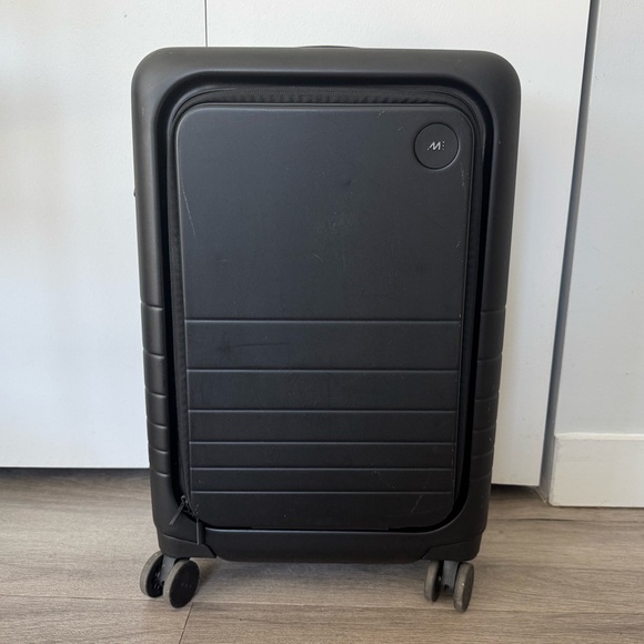 Monos Other - Monos Black 23” Pro Plus Spinner Carry On Luggage